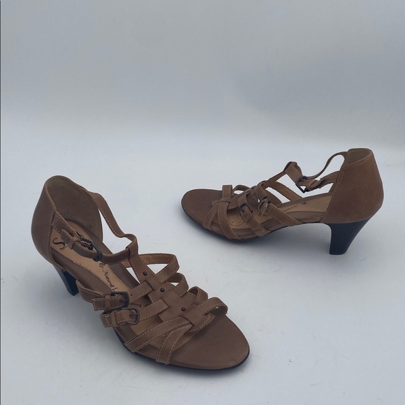 Soft Stylish Brown Strappy Heels sandals women 9M leather casual office retro - Picture 1 of 12